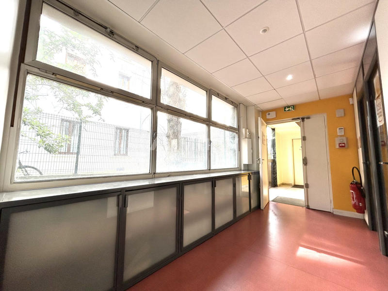 Bureau - 87 m² - 6 pièces