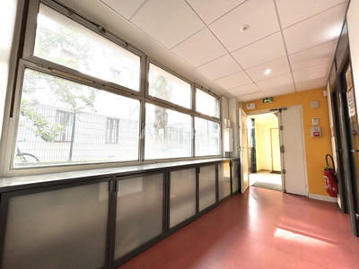 Bureau - 87 m² - 6 pièces