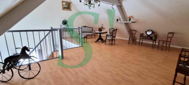 Maison - 232 m² - 8 pièces