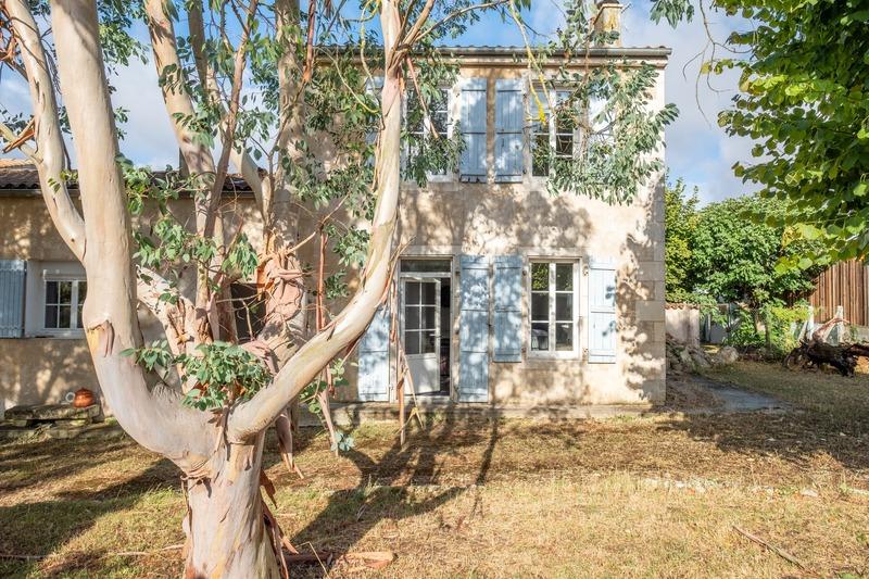 Maison en pierre - 105 m² - 4 pièces