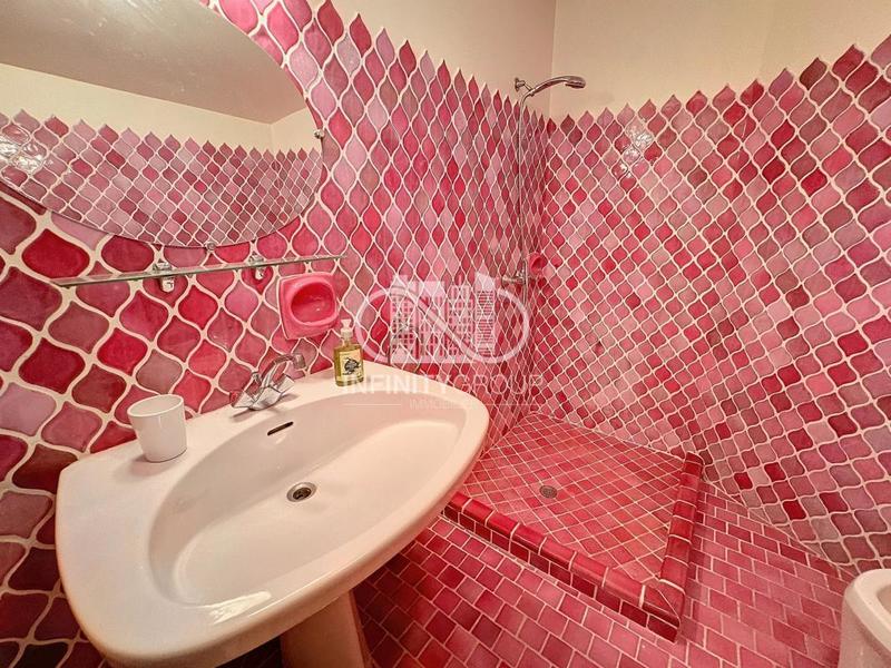 Propriété - 340 m² - 6 pièces