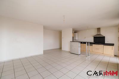 Appartement - 90 m² - 4 pièces