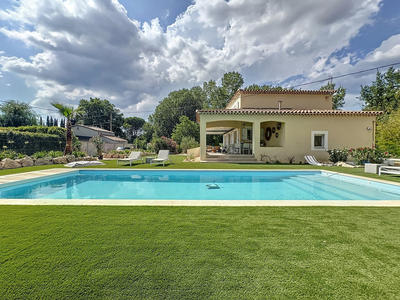 Maison - 140 m² - 5 pièces