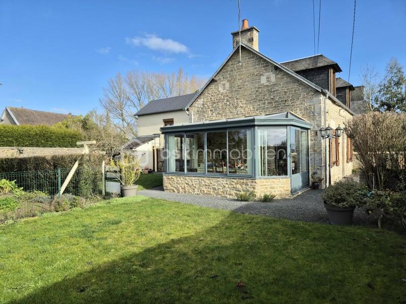 Demeure - 125 m² - 6 pièces