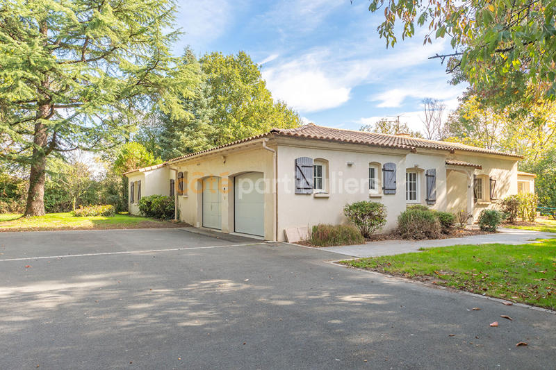 Maison - 225 m² - 8 pièces