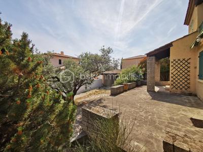 Maison traditionnelle - 138 m² - 138 pièces