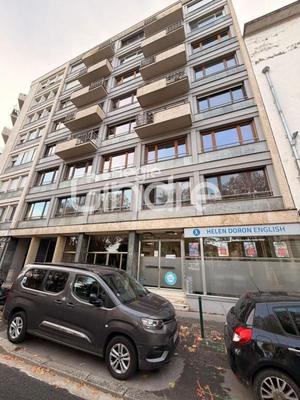 Bureau - 162 m² - 1 pièce