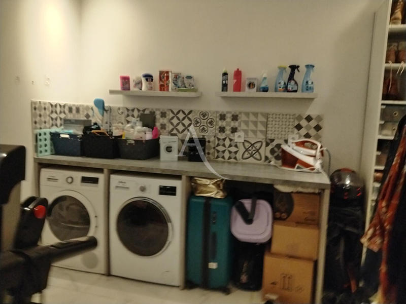 Maison - 92 m² - 5 pièces