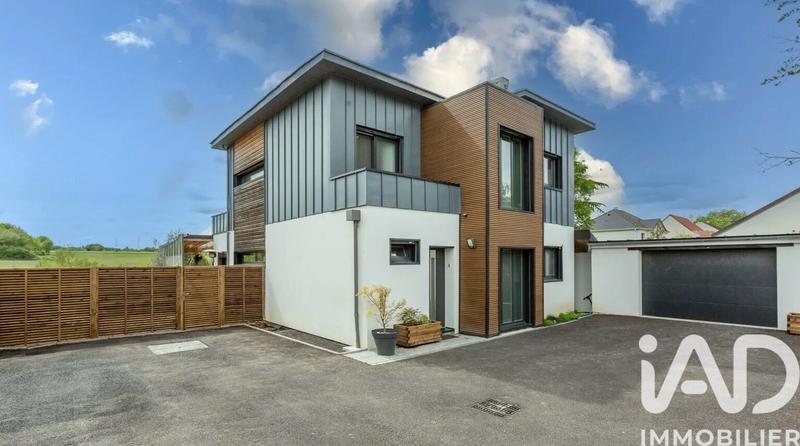 Maison - 170 m² - 8 pièces