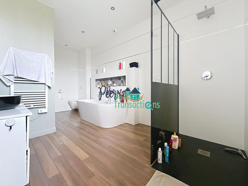 Maison contemporaine - 167 m² - 6 pièces