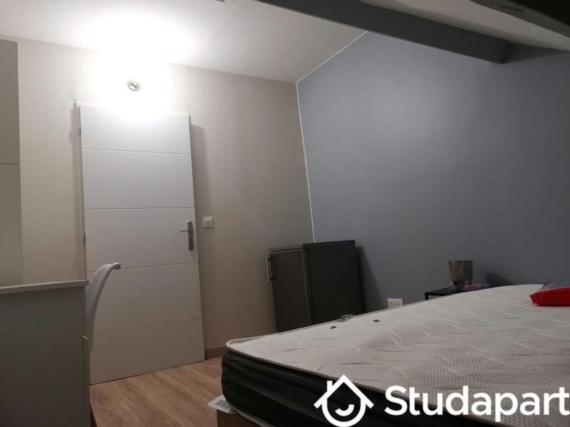 Chambre - 10 m² - 1 pièce