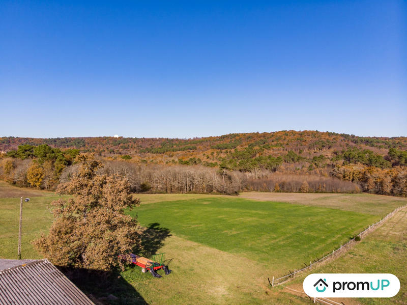 Maison - 260 m² - 6 pièces