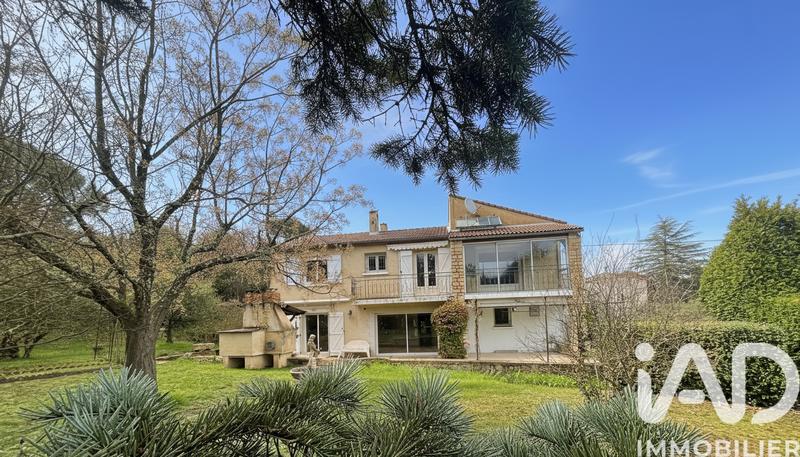 Maison - 167 m² - 8 pièces