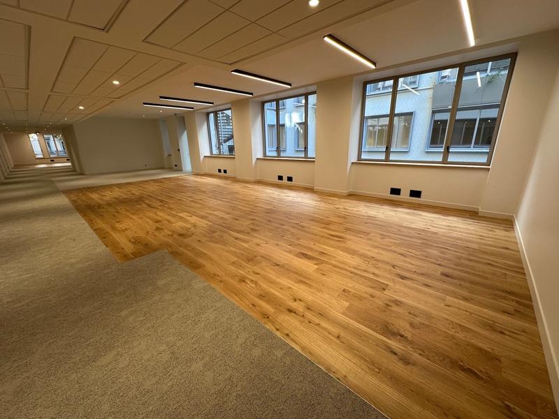 Bureau - 301 m² - 1 pièce