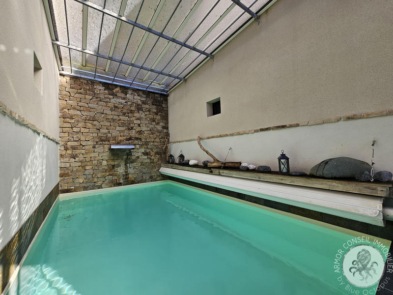 Maison - 217 m² - 11 pièces