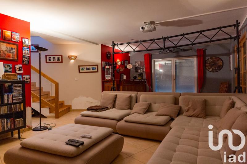 Maison - 244 m² - 9 pièces