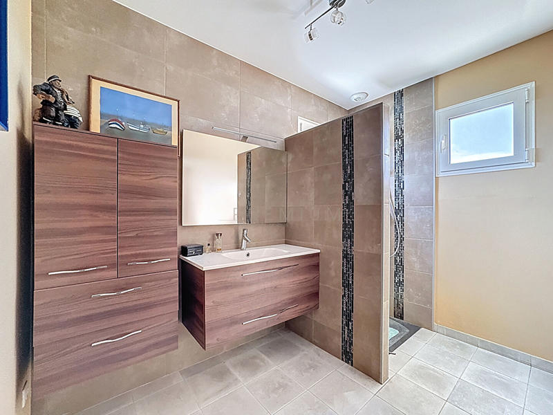 Villa - 217 m² - 6 pièces