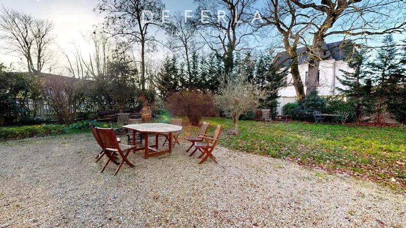 Demeure - 388 m² - 12 pièces