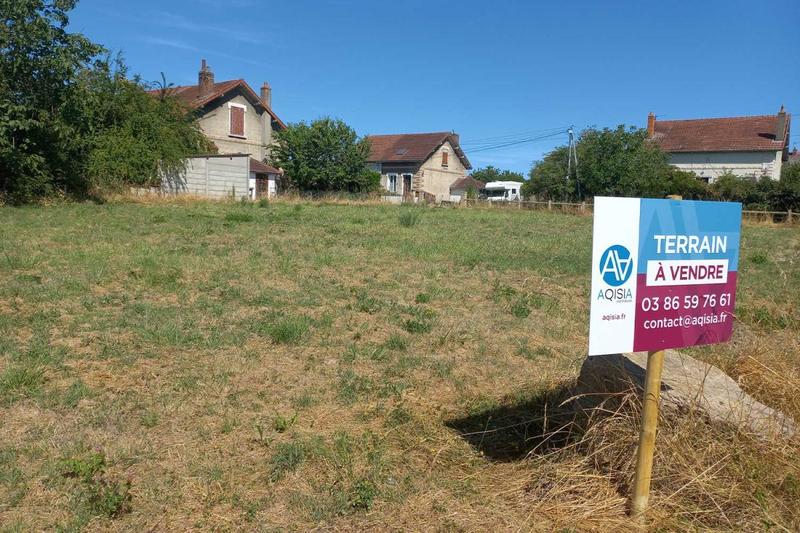 Terrain constructible - 1 064 m²
