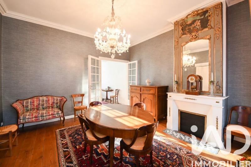 Maison - 273 m² - 11 pièces