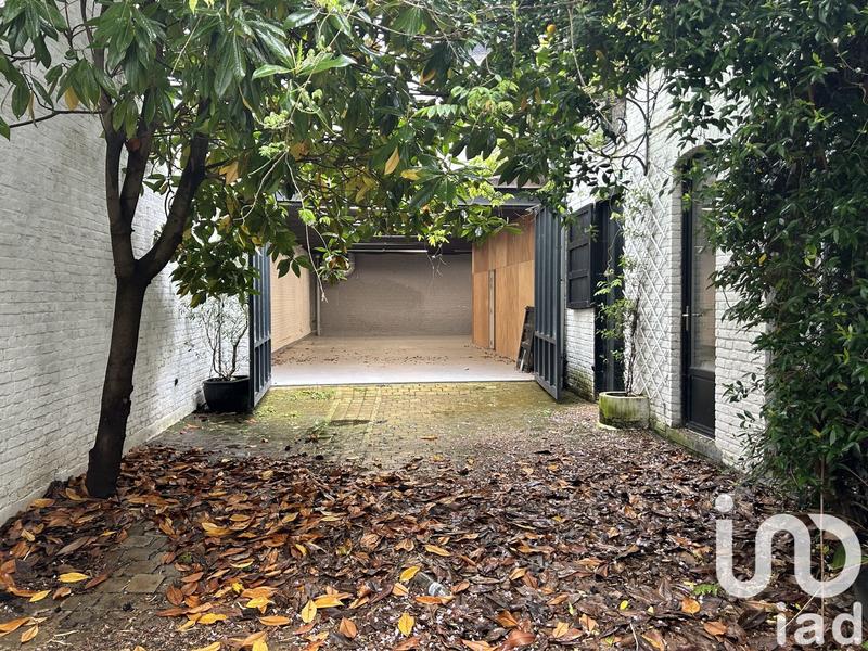 Maison - 240 m² - 1 pièce