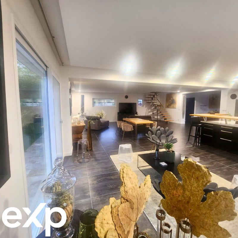 Maison ancienne - 214 m² - 3 pièces