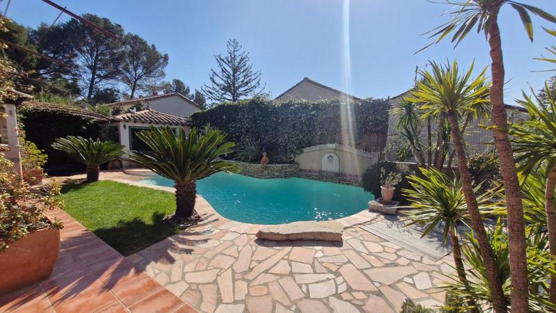 Maison - 138 m² - 5 pièces