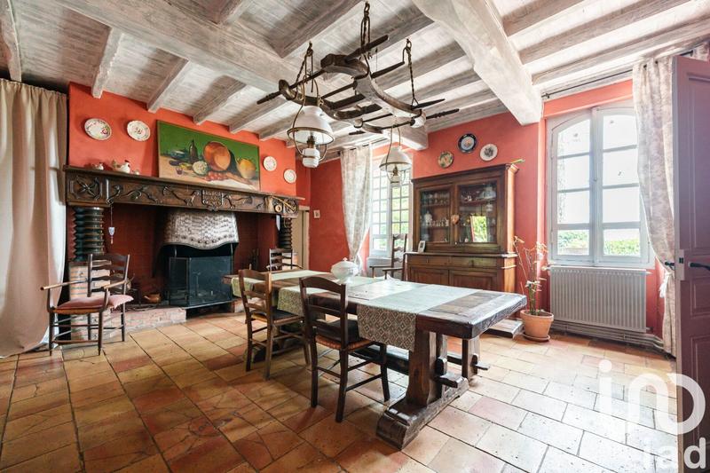 Maison - 285 m² - 9 pièces