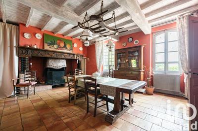 Maison - 285 m² - 9 pièces