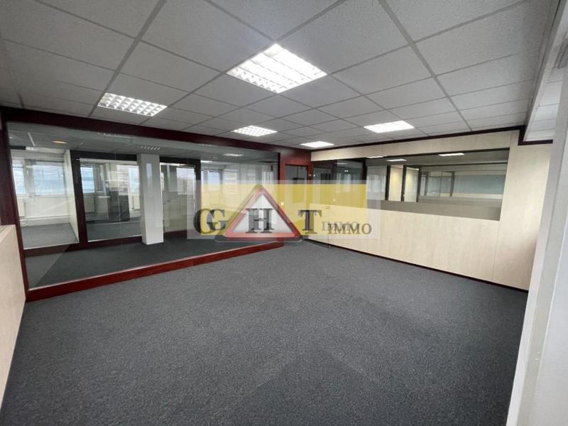 Bureau - 247 m²