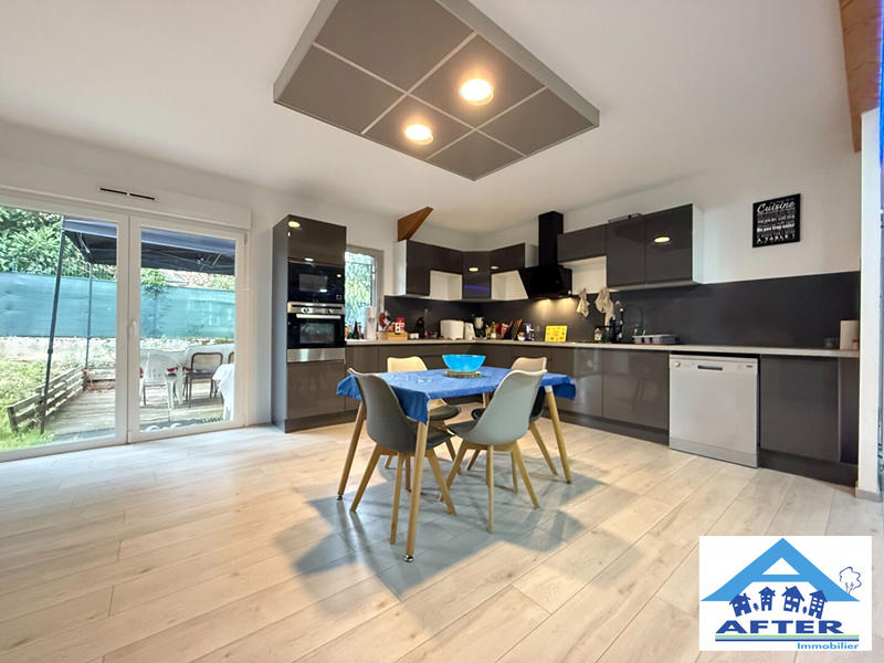 Maison - 284 m² - 7 pièces