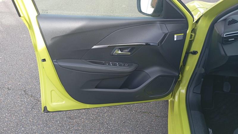 Peugeot 208 1.2 PureTech 100 Allure - Entretien constructeur