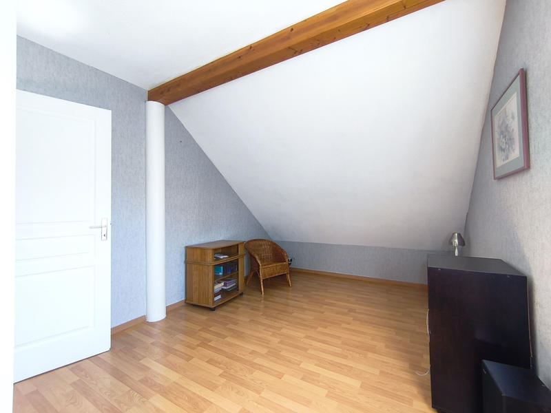 Maison - 99 m² - 6 pièces