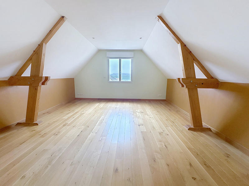 Maison - 206 m² - 8 pièces