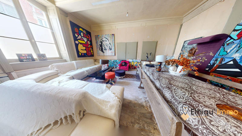 Maison - 450 m² - 12 pièces