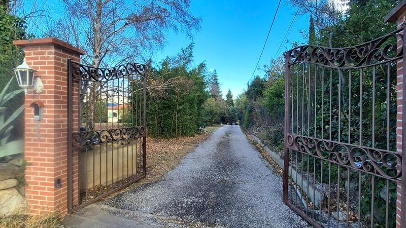 Propriété - 190 m² - 8 pièces