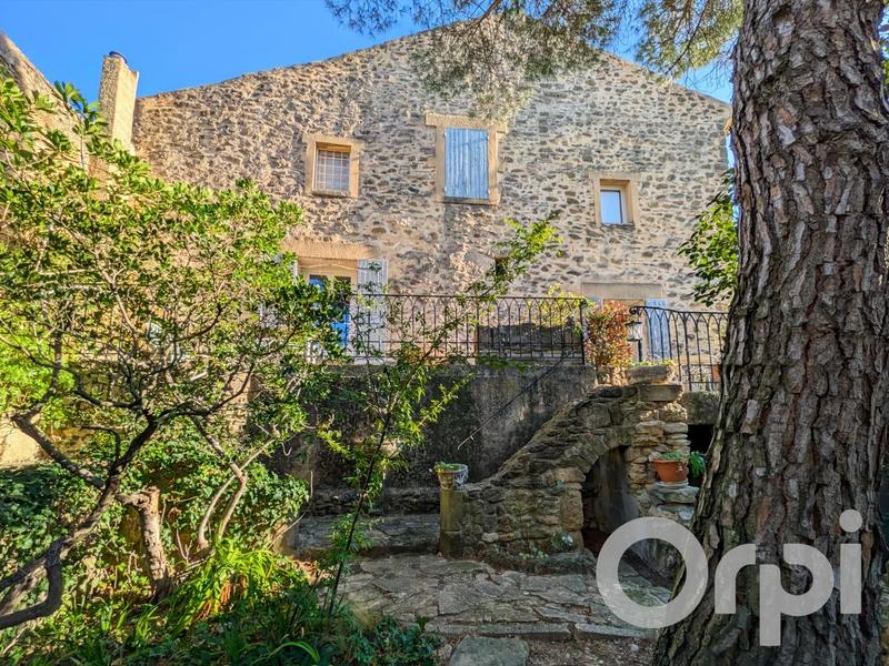 Maison - 250 m² - 9 pièces