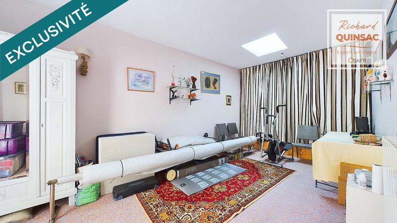 Maison - 208 m² - 9 pièces