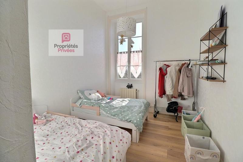 Propriété - 265 m² - 8 pièces