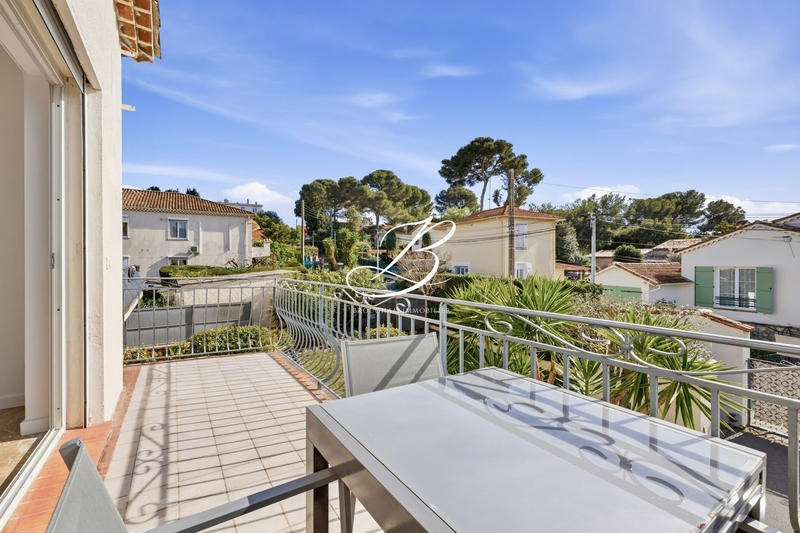 Appartement - 100 m² - 5 pièces