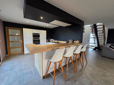 Maison - 202 m² - 6 pièces