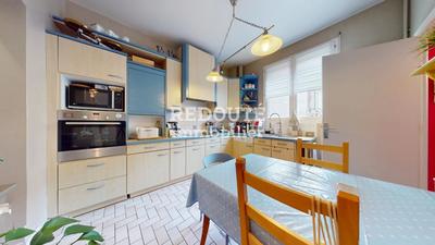 Propriété - 290 m² - 9 pièces