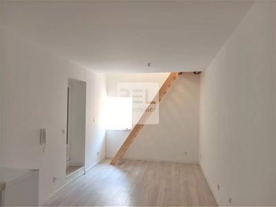Appartement - 98 m² - 2 pièces