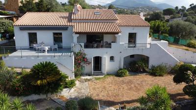 Maison - 170 m² - 6 pièces