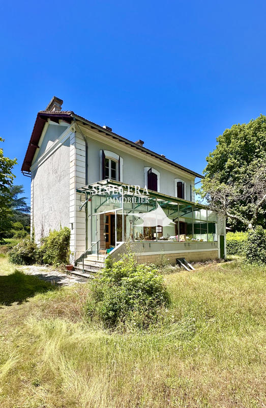 Maison - 140 m² - 9 pièces
