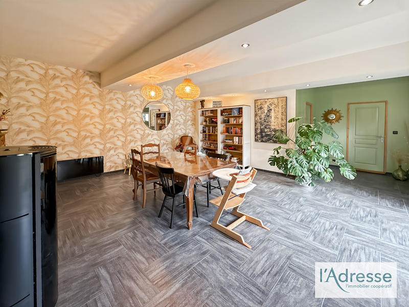 Maison - 230 m² - 7 pièces