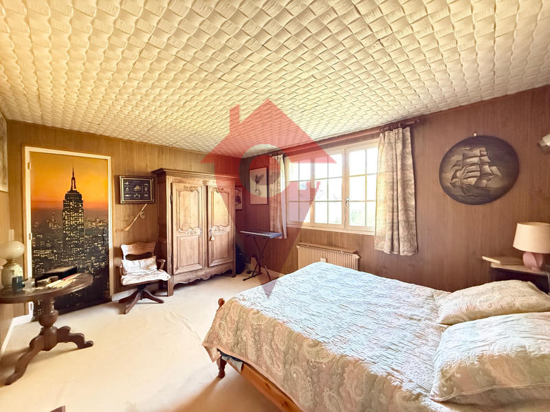 Maison - 240 m² - 9 pièces