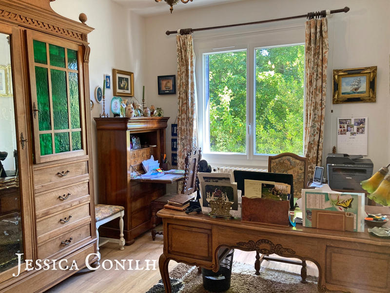 Maison - 245 m² - 11 pièces