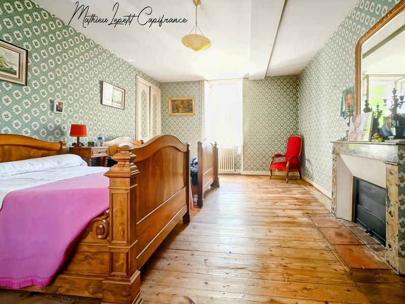 Maison - 280 m² - 11 pièces