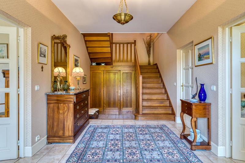 Maison - 275 m² - 7 pièces